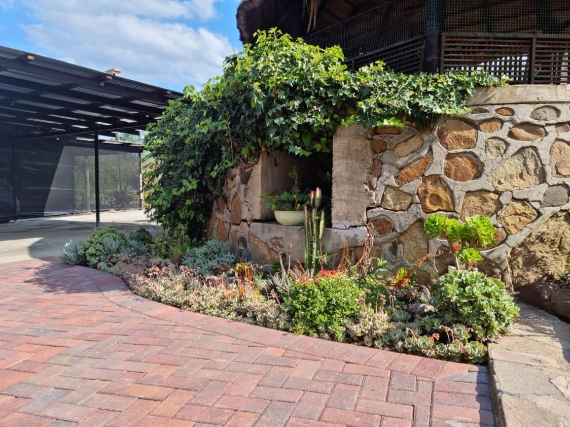 At Home Bb Estcourt Exterior photo